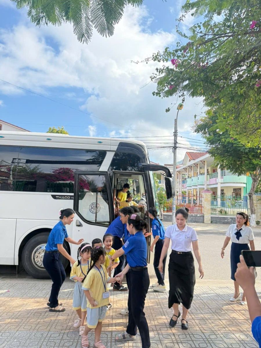 ĐÓN TRẺ MẪU GIÁO THAM QUAN TRƯỜNG PT HERMANN GMEINER NHA TRANG